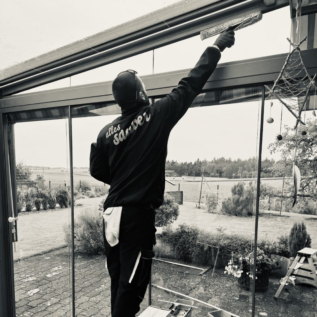 f5f1c95e-a2e8-410c-a192-a9a089ffb40d